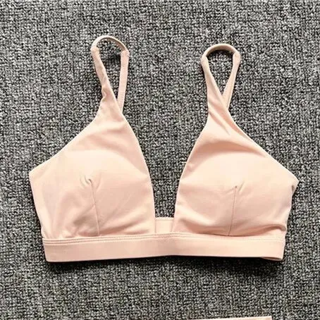 2025 Nude Deep V Neck Sport Bra Women Yoga Sets Workout Gym Scrunch High Waist Fitness Push Up Shorts Running Avtive Suits