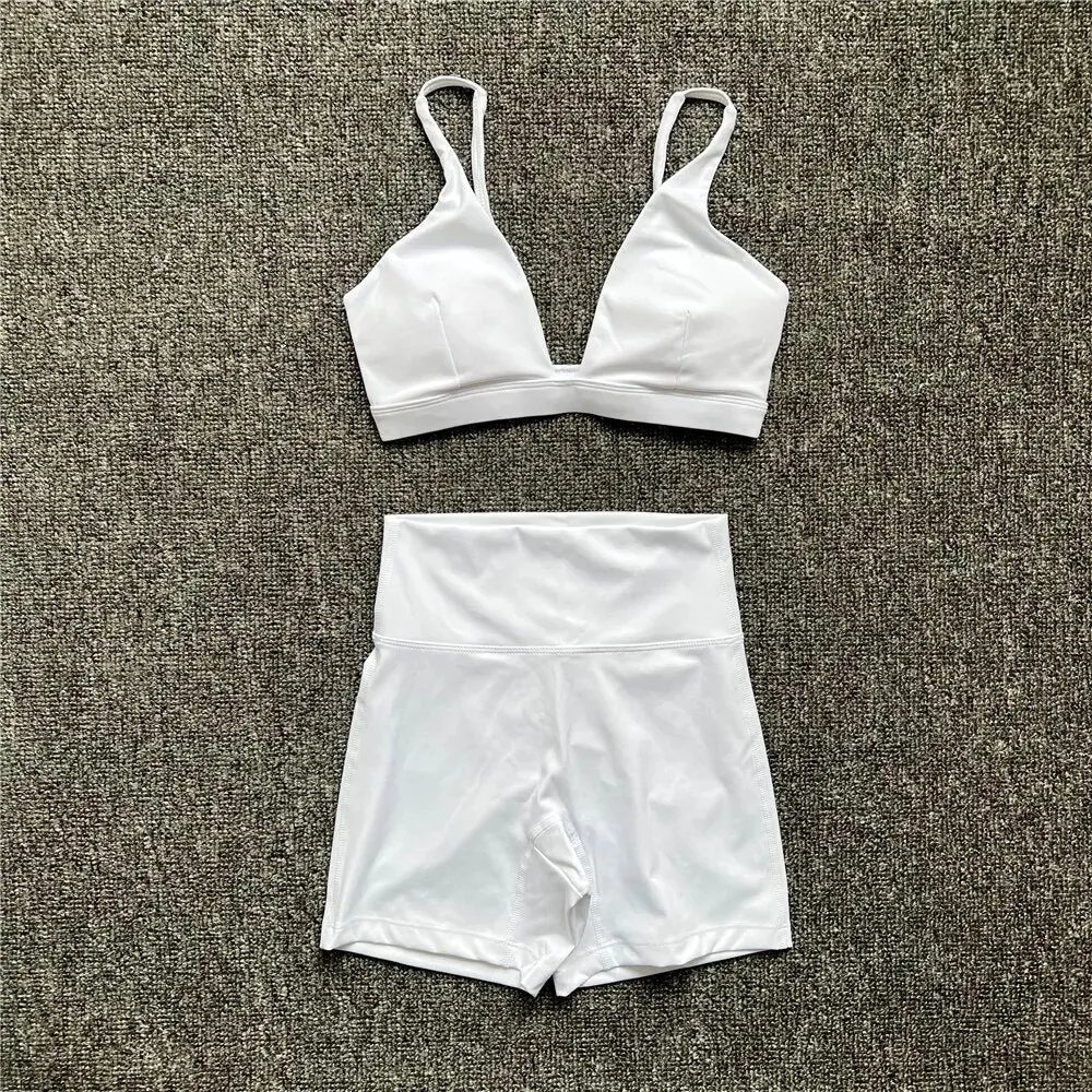 2025 Nude Deep V Neck Sport Bra Women Yoga Sets Workout Gym Scrunch High Waist Fitness Push Up Shorts Running Avtive Suits