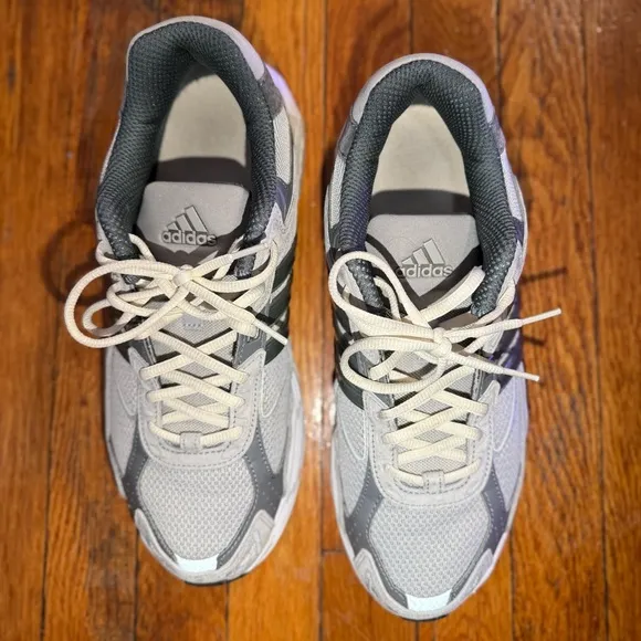 adidas Response CL