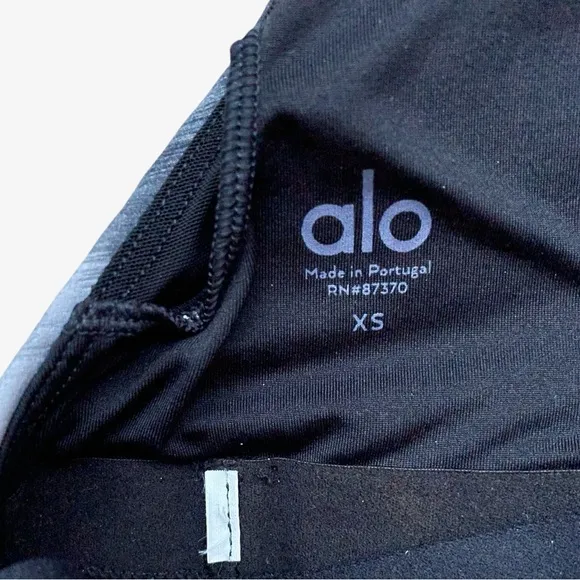Alo Yoga Vapor Aurora Take Charge Banded Sports Bra Black Gray White XS EUC