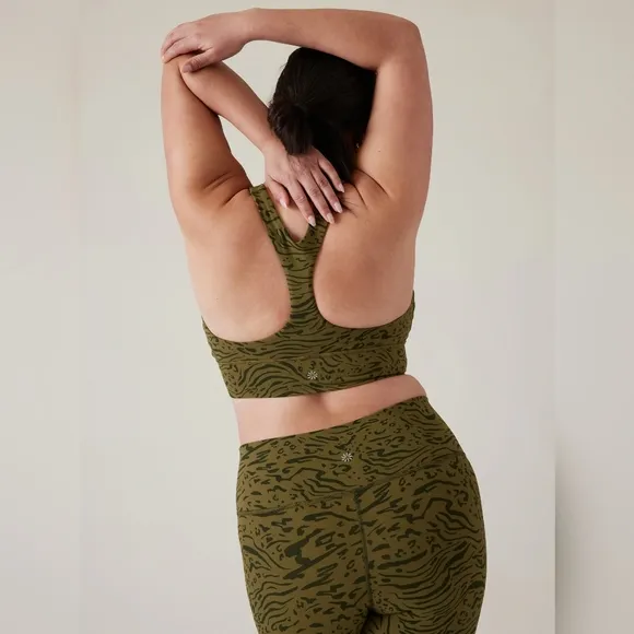 Athleta Transcend Plunge Bra/Nina Animal Olive