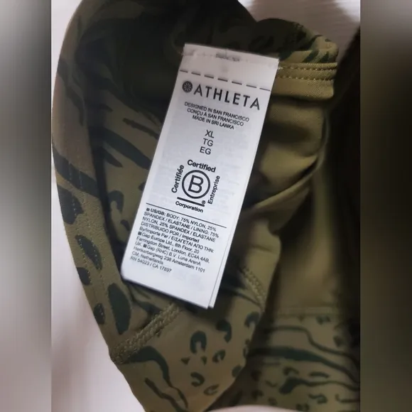 Athleta Transcend Plunge Bra/Nina Animal Olive
