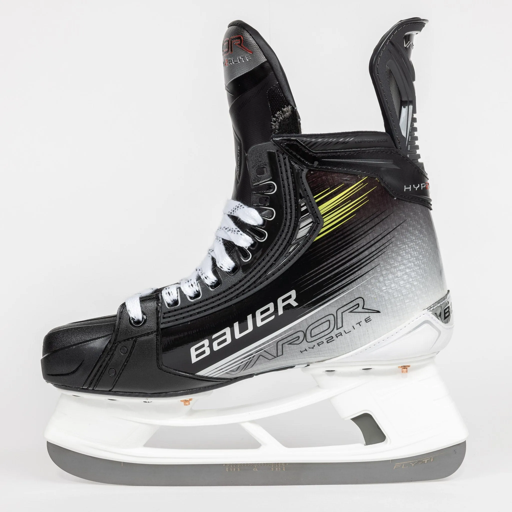 Bauer Vapor HyperLite 2 Intermediate Hockey Skates