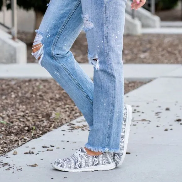 BEST SELLER 🌟 KanCan Martinville High Rise Slim Straight Jeans