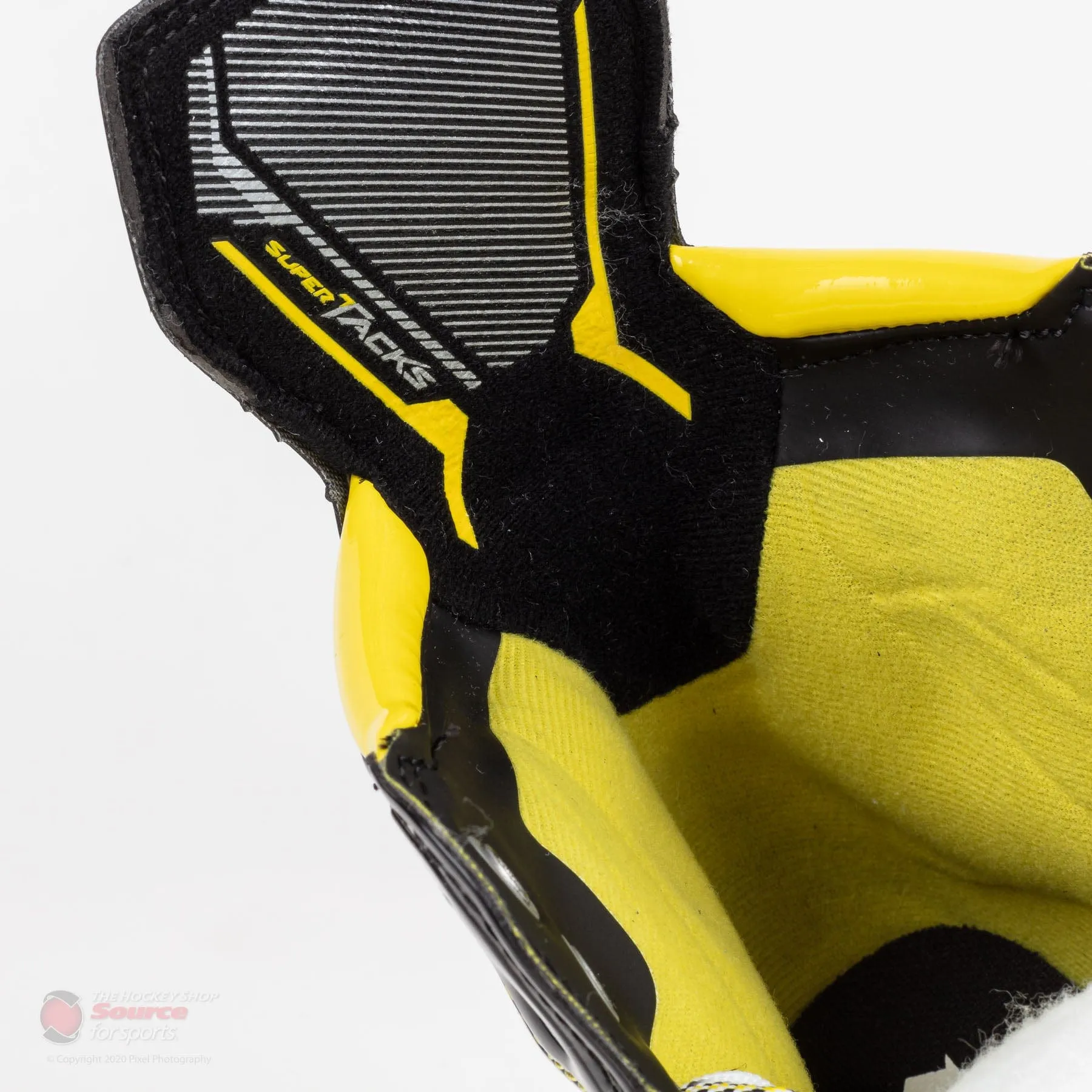 CCM Super Tacks 9380 Junior Hockey Skates