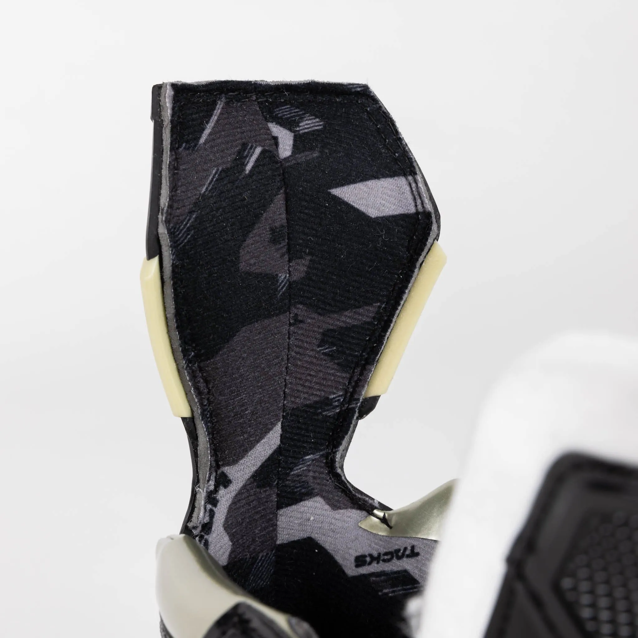 CCM Tacks AS580 Intermediate Hockey Skates