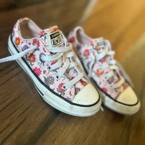 Girls pink floral print converse size 12