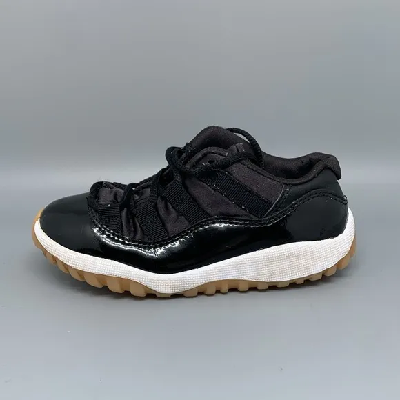 Jordan 11 Retro Low Black Coral Shoes 645107-013 Toddler Sz 9C EU 26