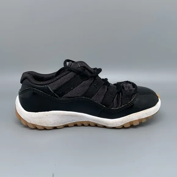 Jordan 11 Retro Low Black Coral Shoes 645107-013 Toddler Sz 9C EU 26