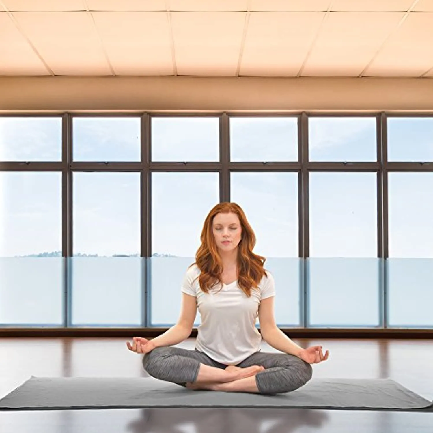 LEVOIT Toalla de Tapete de yoga, antideslizante de microfibra para yoga, toalla de mano, 2 en 1 juego, súper suave absorbe el sudor de secado rápido, ideal para pilates, bikram, deportes, entrenamiento y más
