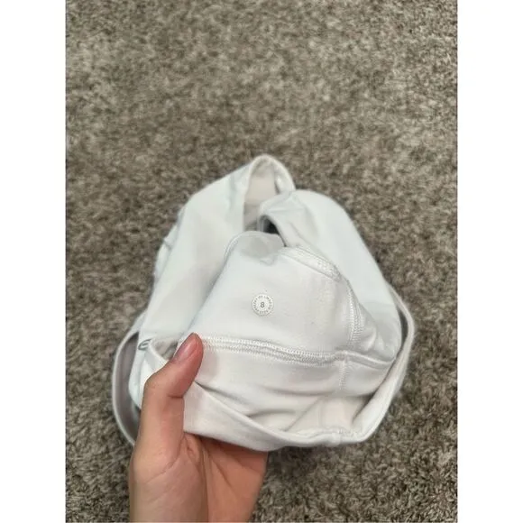 Lululemon Align V-Neck Bra Light Support White Sports Bra Size 8 A/B Cup Yoga