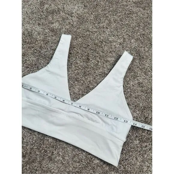 Lululemon Align V-Neck Bra Light Support White Sports Bra Size 8 A/B Cup Yoga
