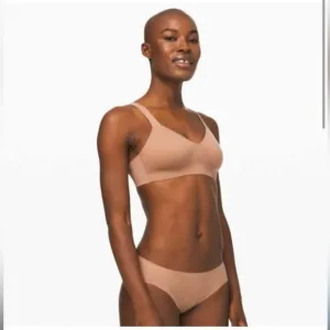 Lululemon Nude/Beige Hold True Bra, Size 32DD