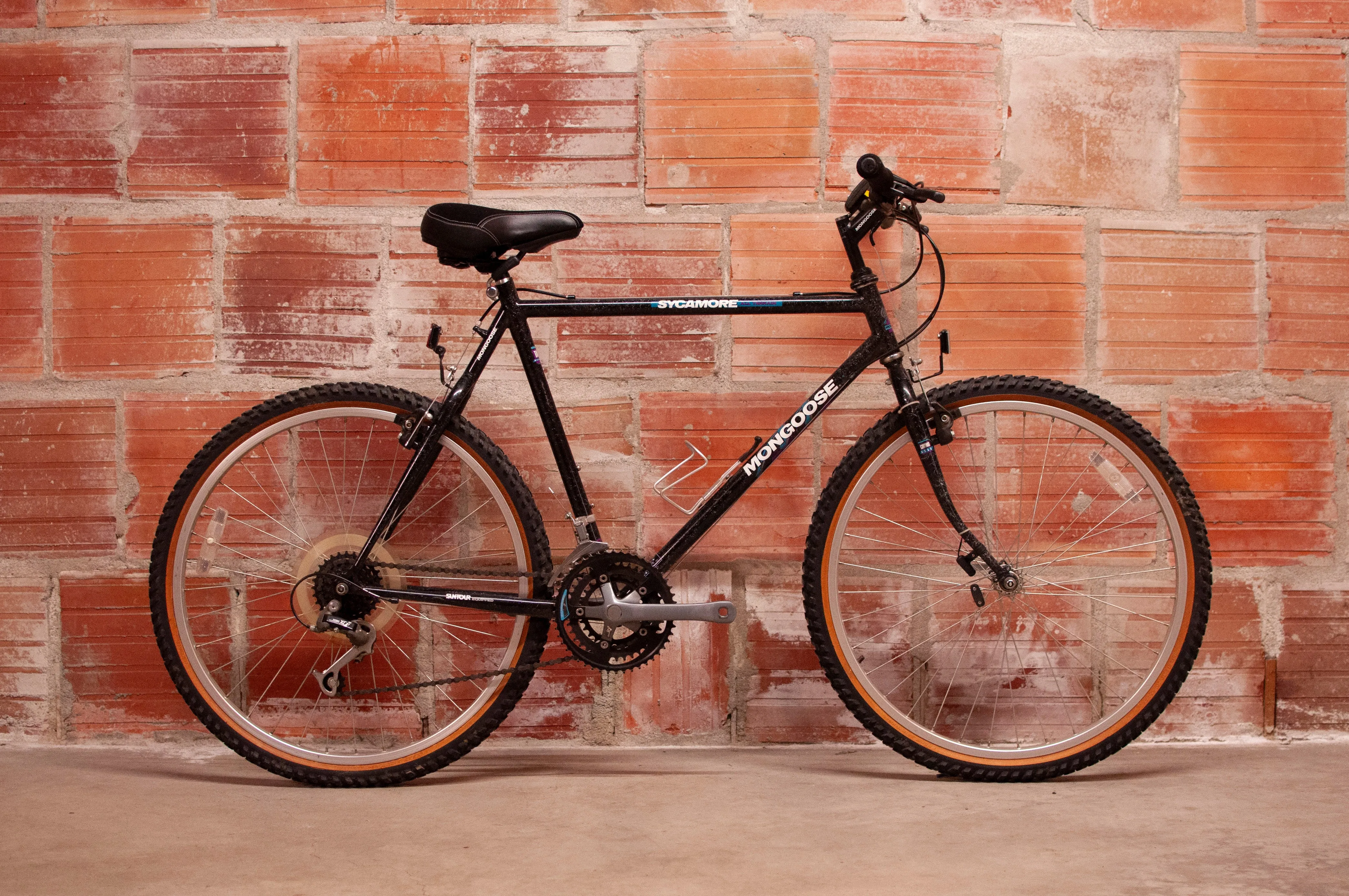 Mongoose Sycamore All Terrain Vintage rigid MTB, black, 56cm