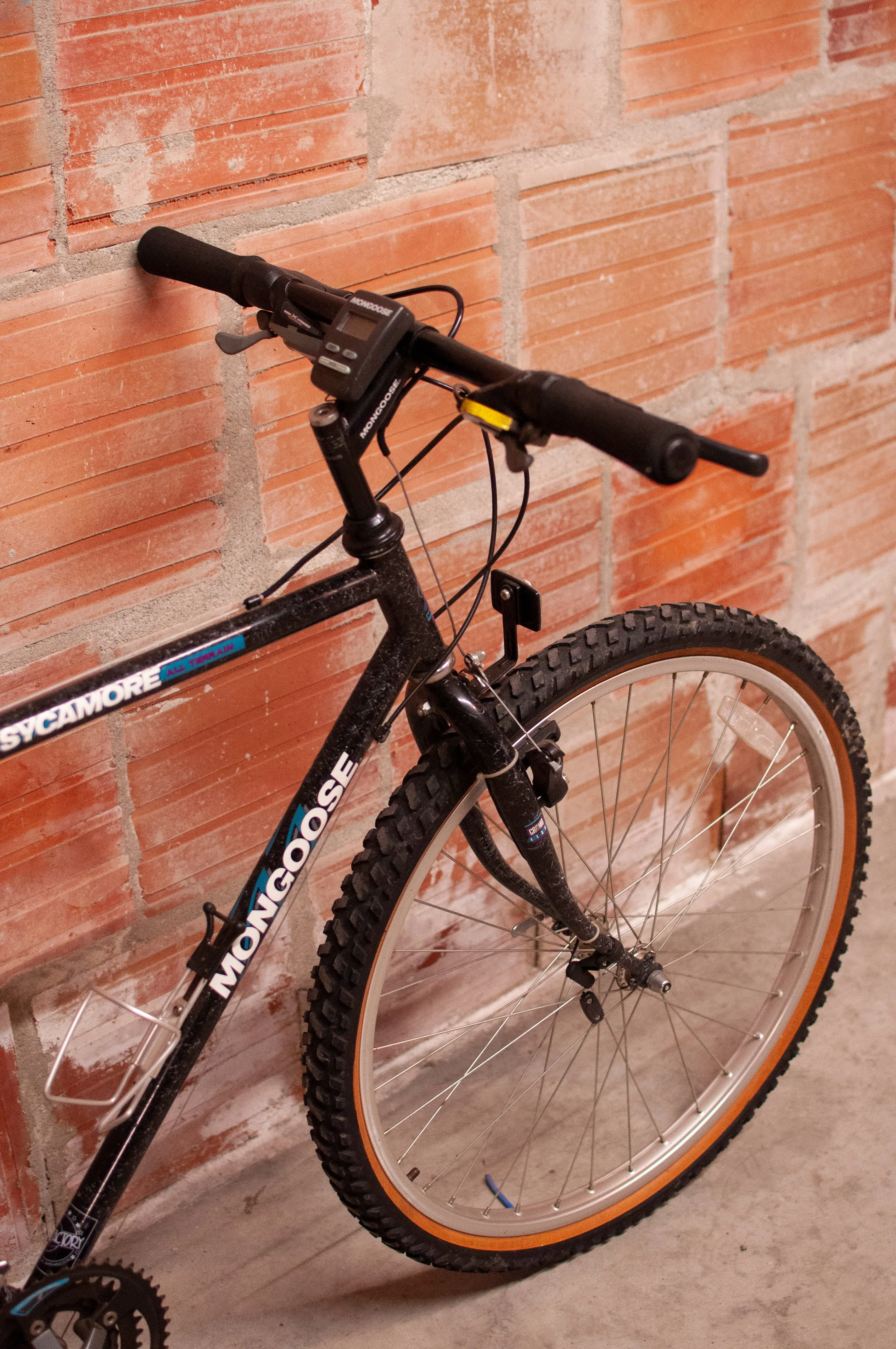 Mongoose Sycamore All Terrain Vintage rigid MTB, black, 56cm
