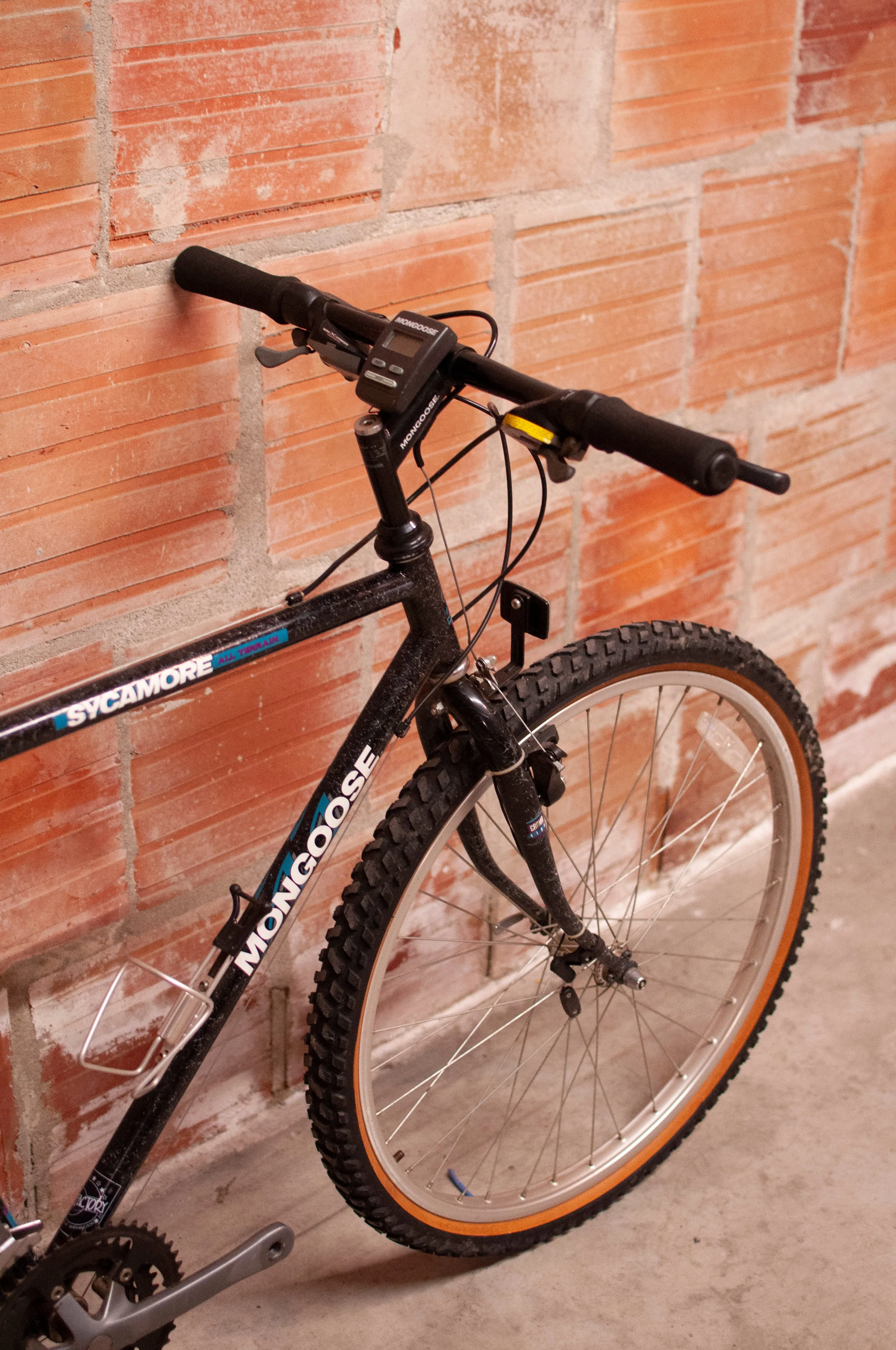 Mongoose Sycamore All Terrain Vintage rigid MTB, black, 56cm