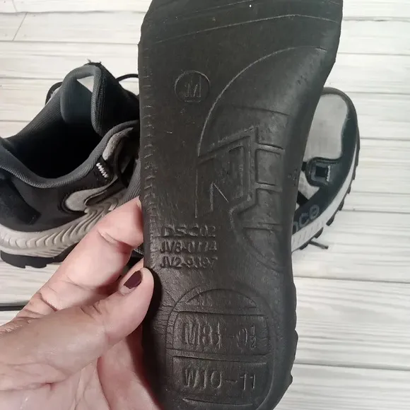 New Balance shando black lace up unisex men's 8.5-9.5 women 10-11