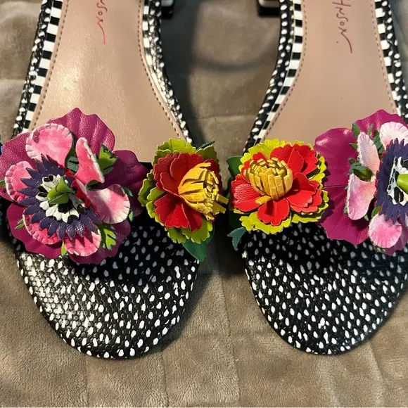 NEW Betsey Johnson Black Floral Girl’s 4Y Shoes