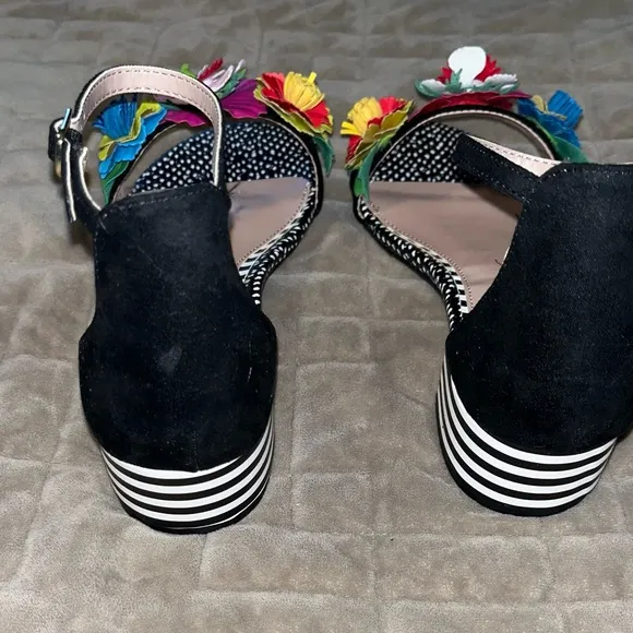 NEW Betsey Johnson Black Floral Girl’s 4Y Shoes