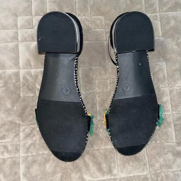 NEW Betsey Johnson Black Floral Girl’s 4Y Shoes