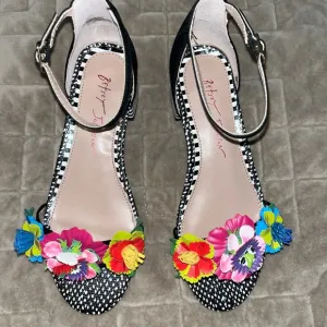 NEW Betsey Johnson Black Floral Girl’s 4Y Shoes