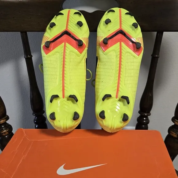 Nike JR Superfly 8 Academy FG/MG Cleants Size 4.5Y