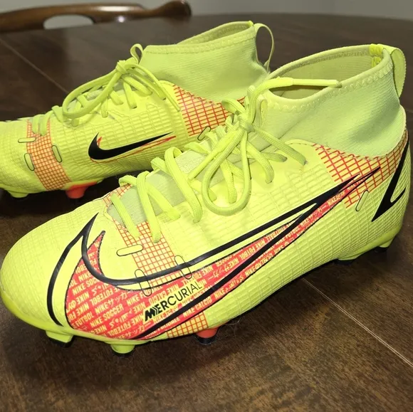 Nike JR Superfly 8 Academy FG/MG Cleants Size 4.5Y