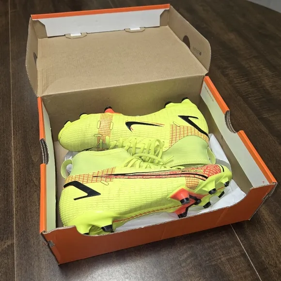 Nike JR Superfly 8 Academy FG/MG Cleants Size 4.5Y
