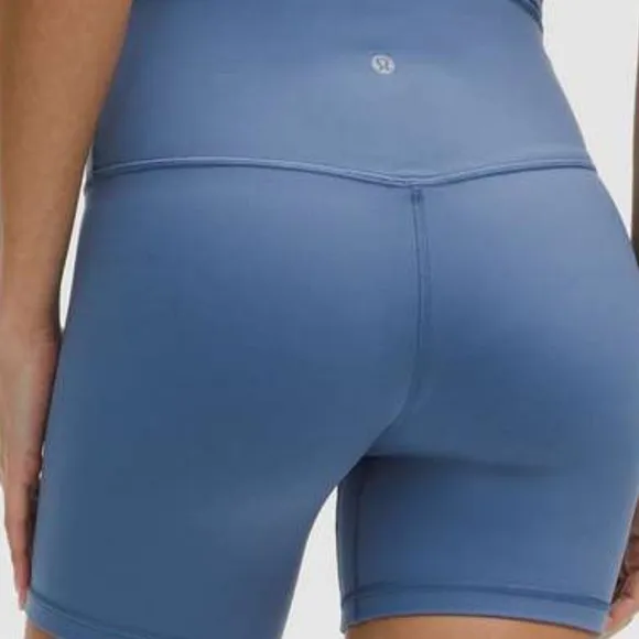 P68. Lululemon Align High-Rise Short 6&quot;Size 6Washed Denim