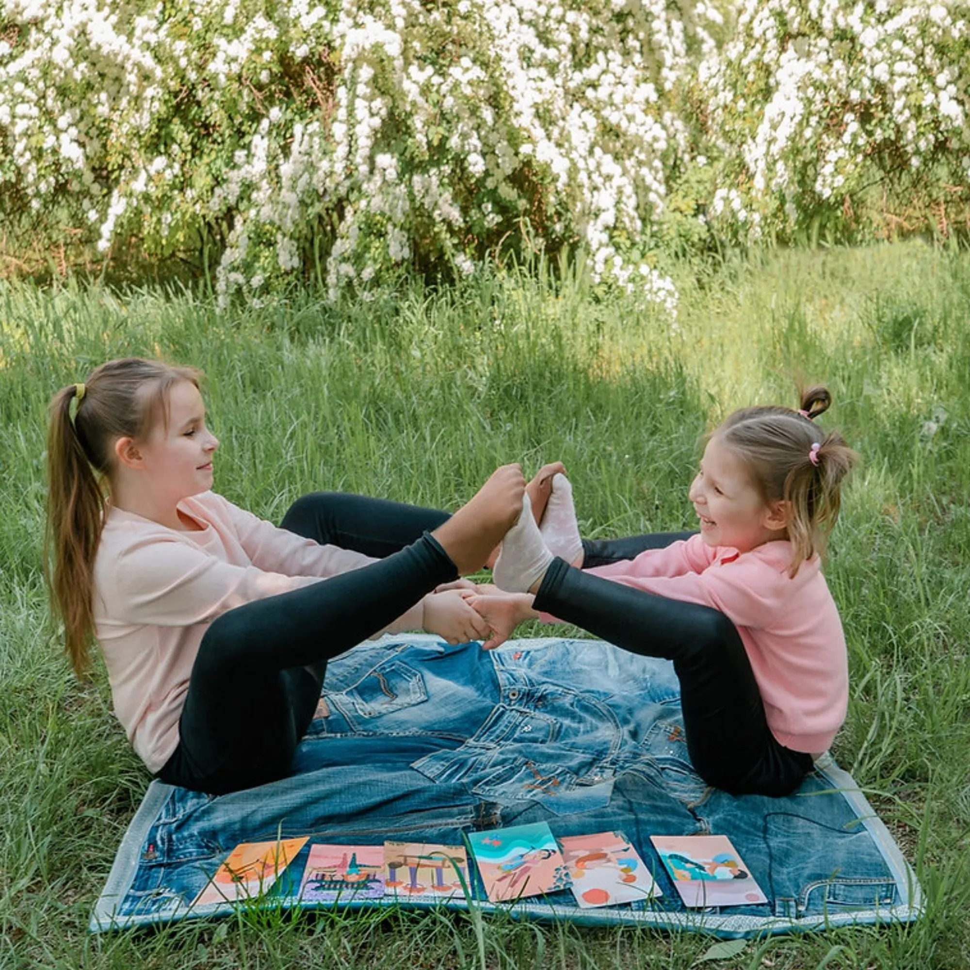 Partner Yoga Karten Illustriert für Kinder