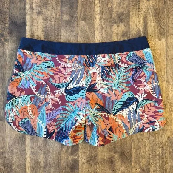 Patagonia Women’s Wavefarer 100% Nylon Boardshorts Swim Hike Jurassic Fern Sz 8