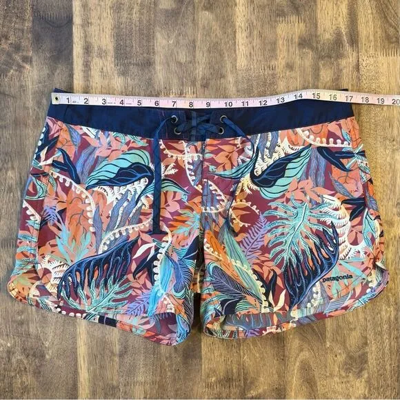 Patagonia Women’s Wavefarer 100% Nylon Boardshorts Swim Hike Jurassic Fern Sz 8