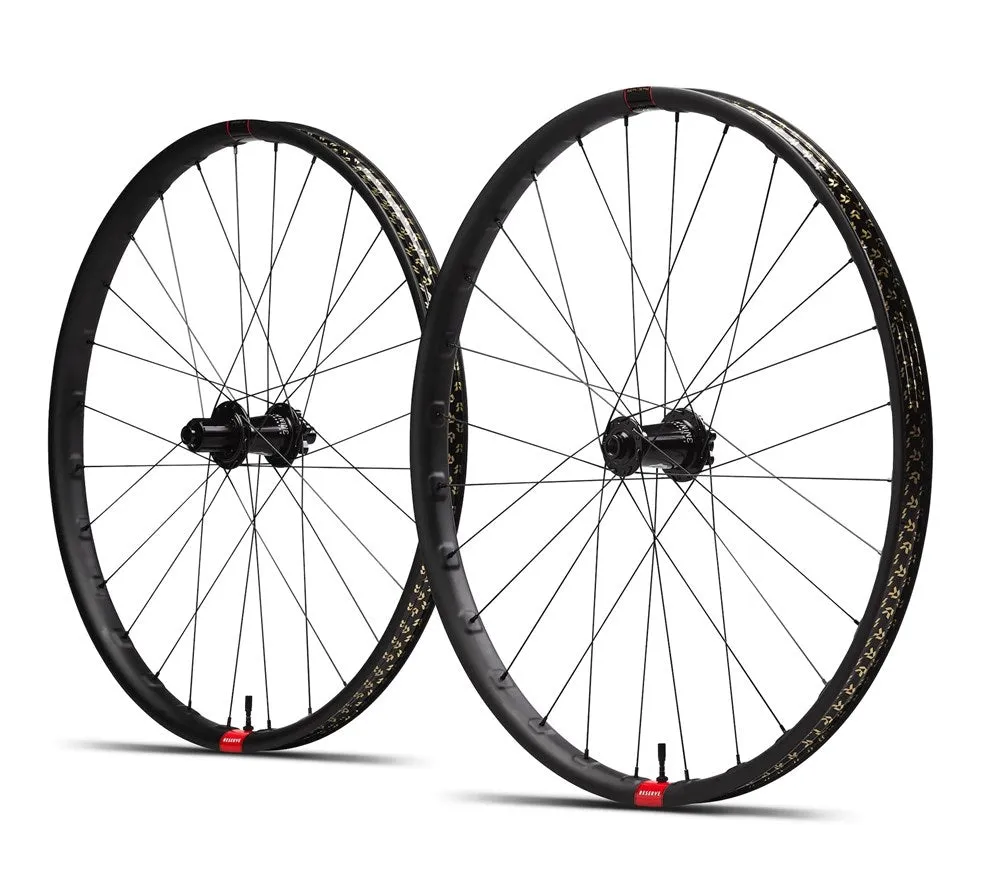 Reserve 30 HD 29" Boost Carbon 6 Bolt- Industry Nine Hydra-
