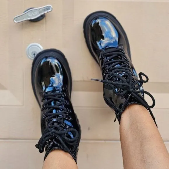 Women's Combat Lace Up Ankle Block Heeled Boots Black Color
