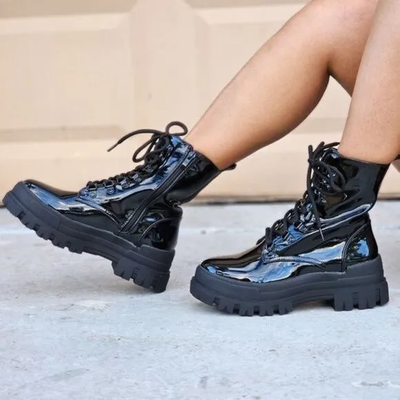 Women's Combat Lace Up Ankle Block Heeled Boots Black Color